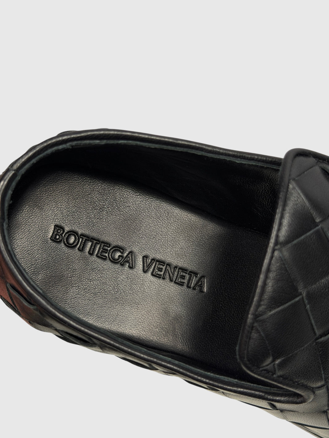 Woven Leather Slip-On Shoes Bottega Veneta Black Intrecciato