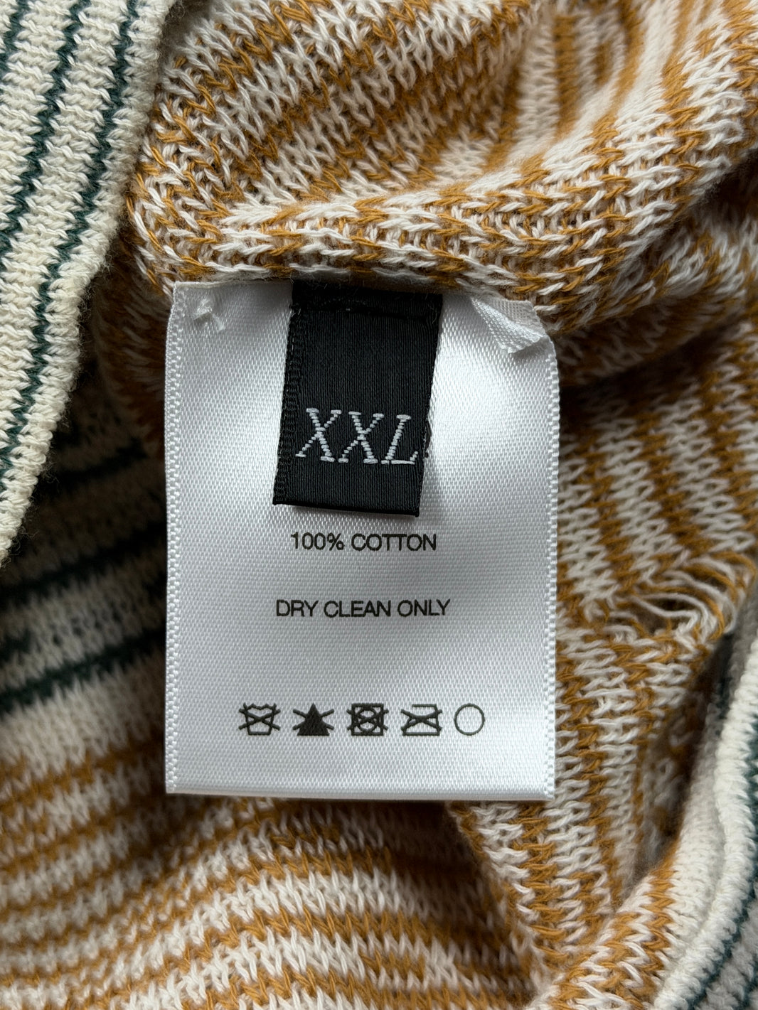 Here Comes Alice Aged V-Neck Knit Sweater