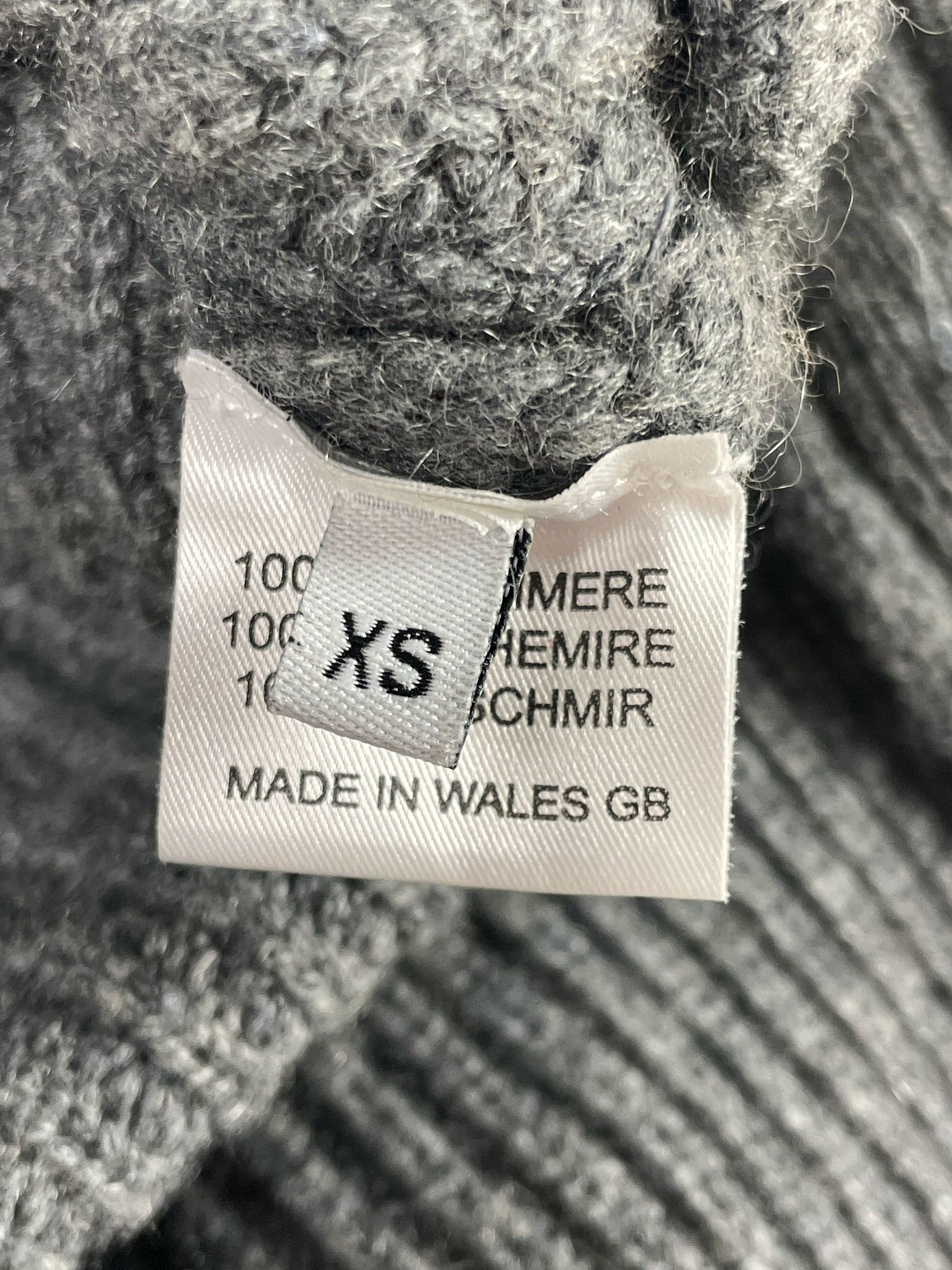 Signature RWB grosgrain tab Thom Browne grey rib cardigan