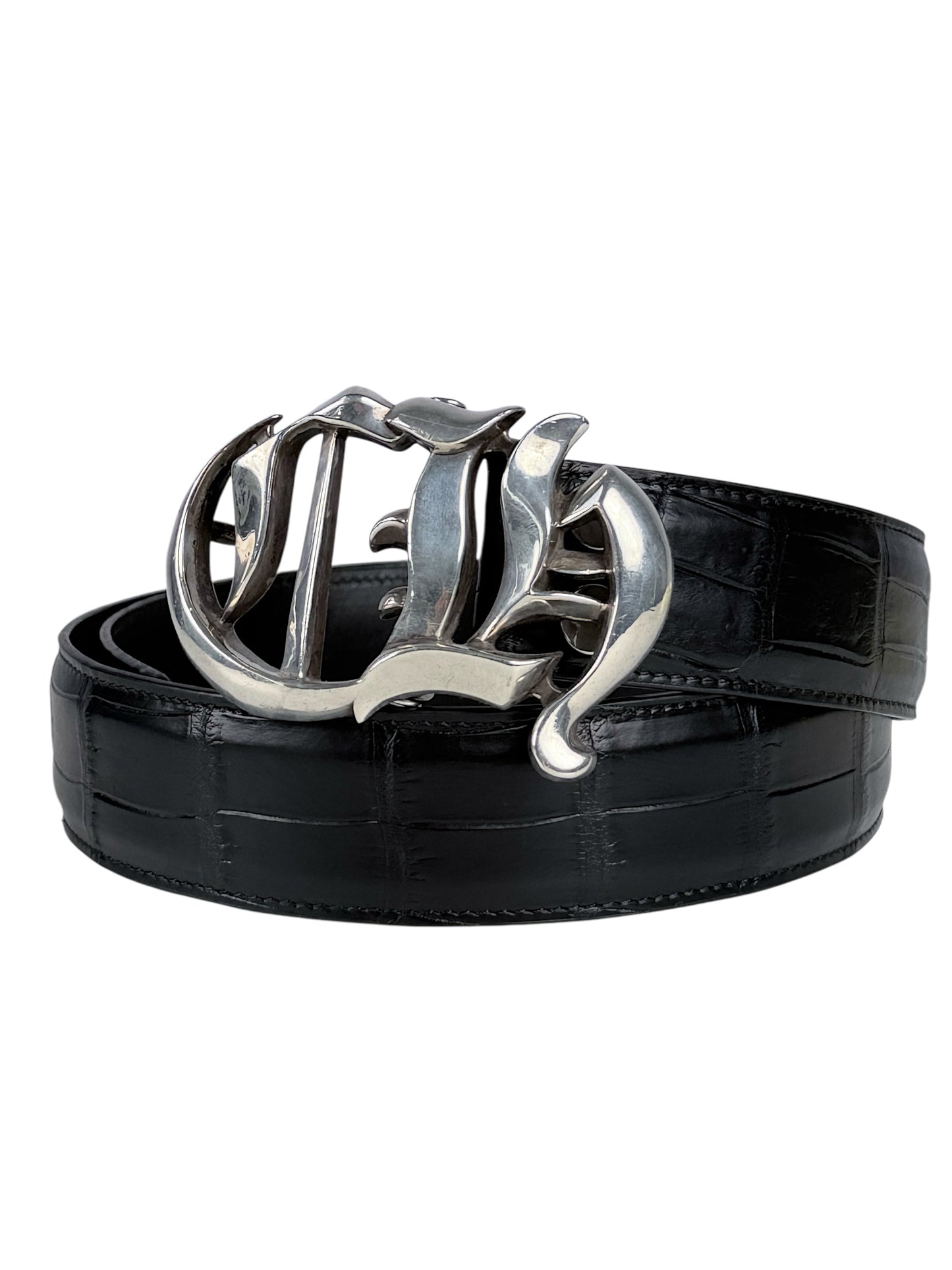 Matte crocodile scale pattern on AMAL black belt strap