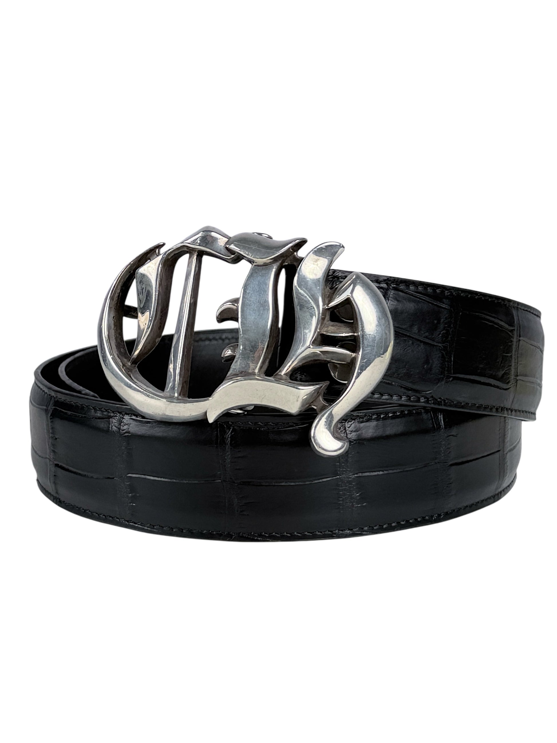 Matte crocodile scale pattern on AMAL black belt strap