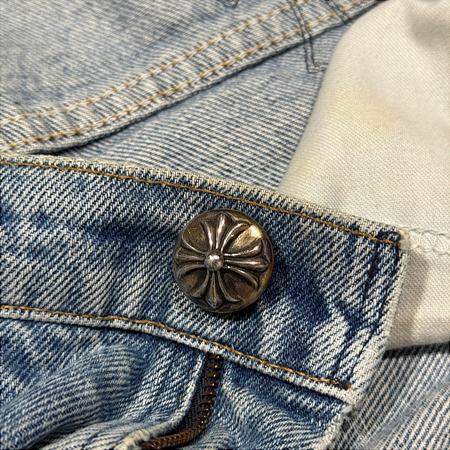 Blue Cross Patch Levi's Jeans