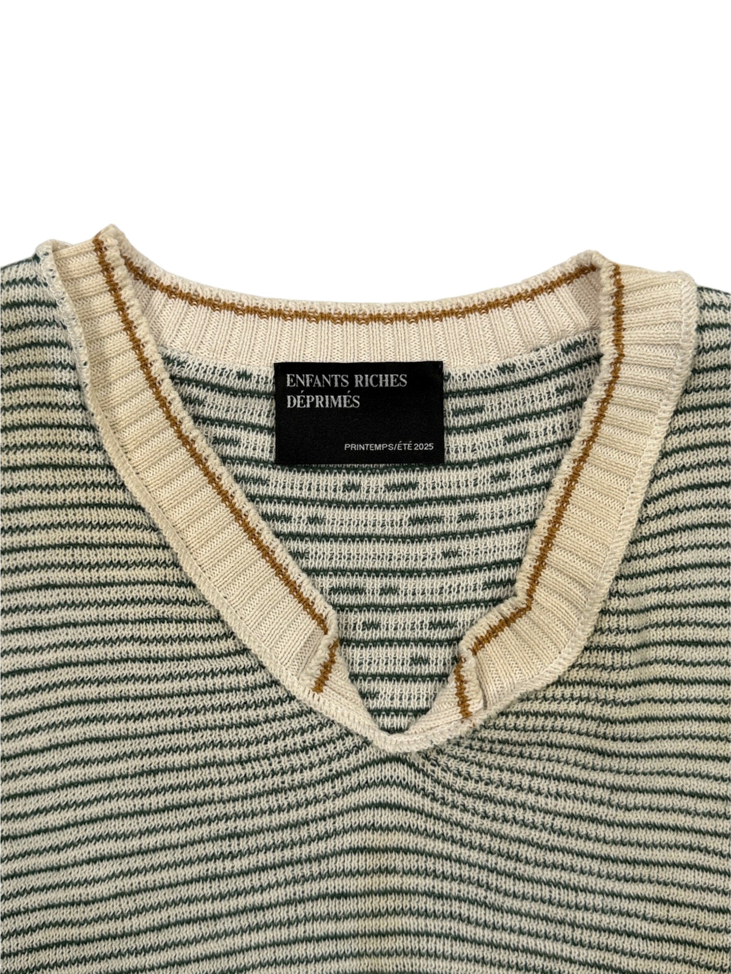 Contrast cream short sleeves on ERD Here Comes Alice wool knit sweater
