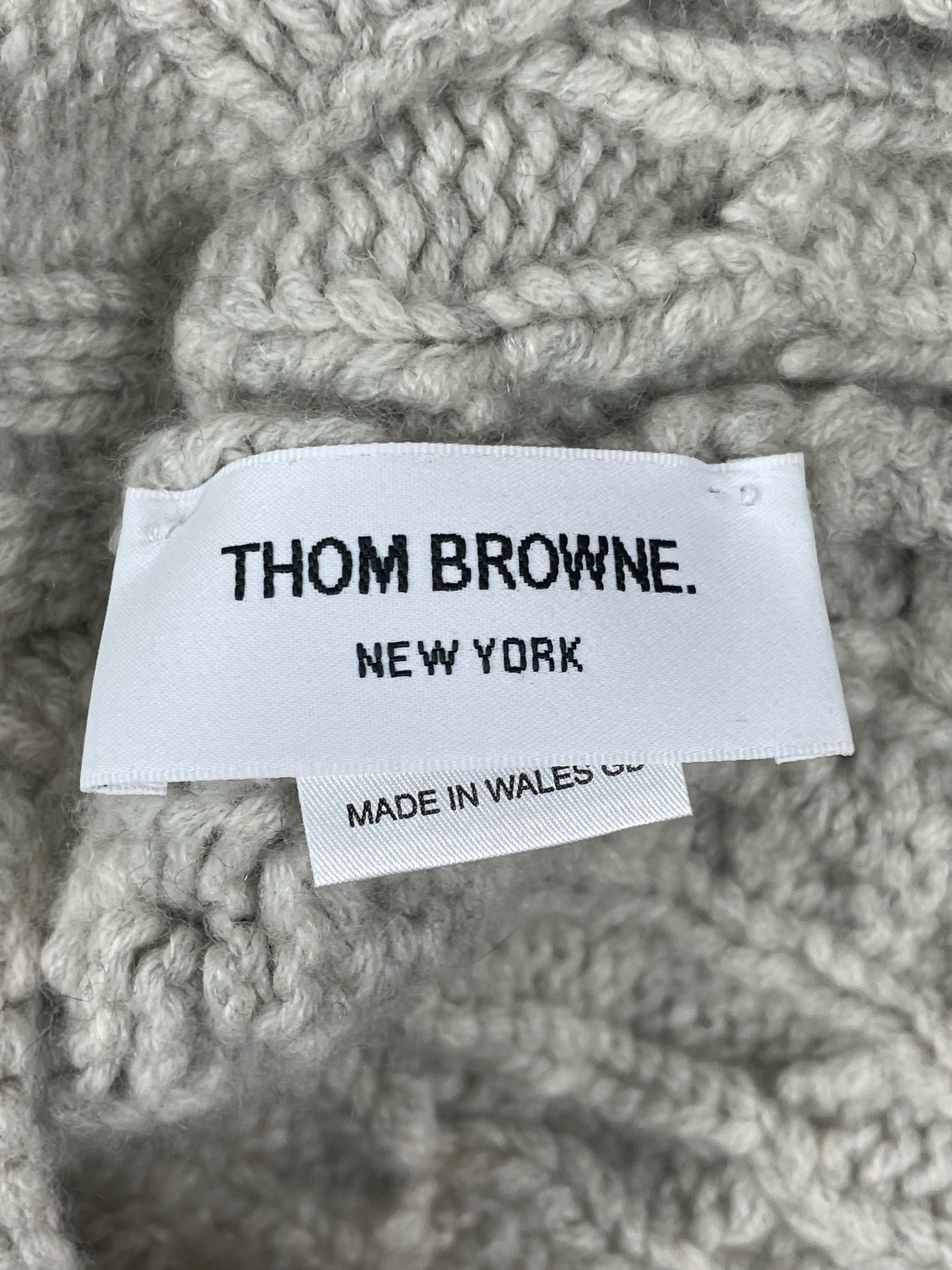 Thom Browne New York grey cable knit cap crafted in Wales