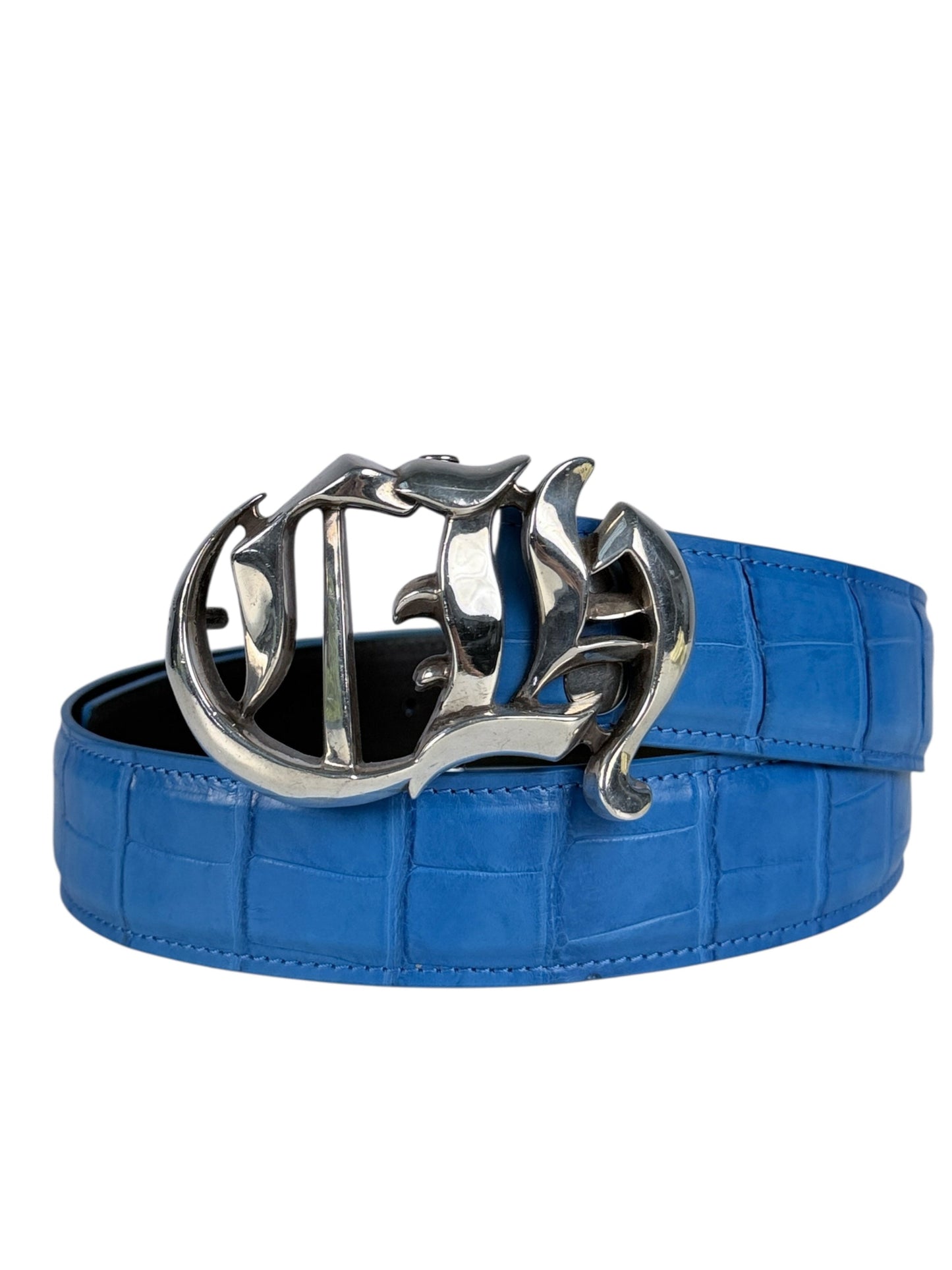 Matte crocodile scale pattern on AMAL sky blue belt strap